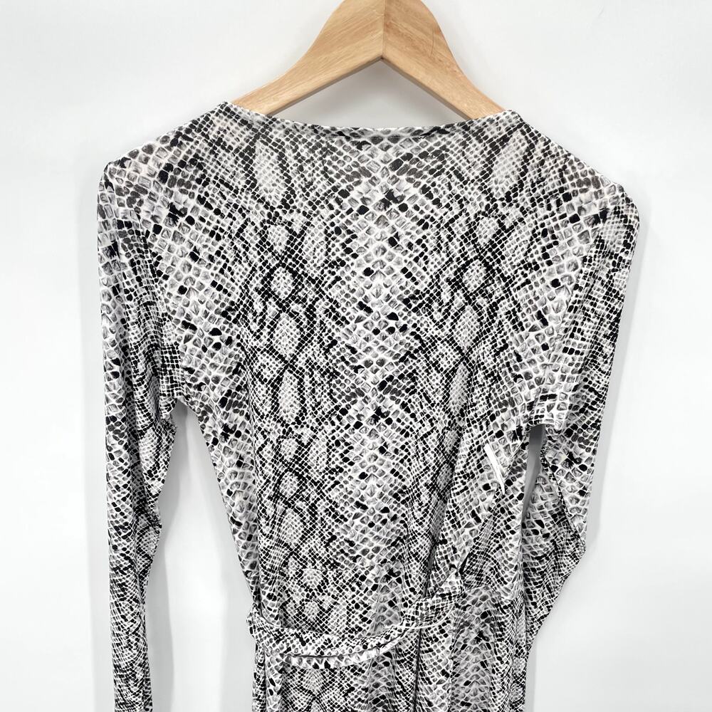 GOOD AMERICAN NWT The Runaround Animal Print Long Sleeve Wrap Dress // XS - Picture 11 of 15